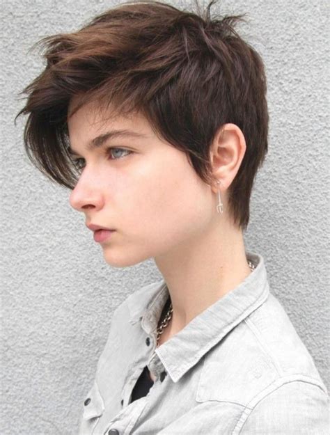 Rock a trendy tomboy haircut that flatters your round face shape. Explore top haircut ideas that will enhance your features and showcase your unique style. Pinterest